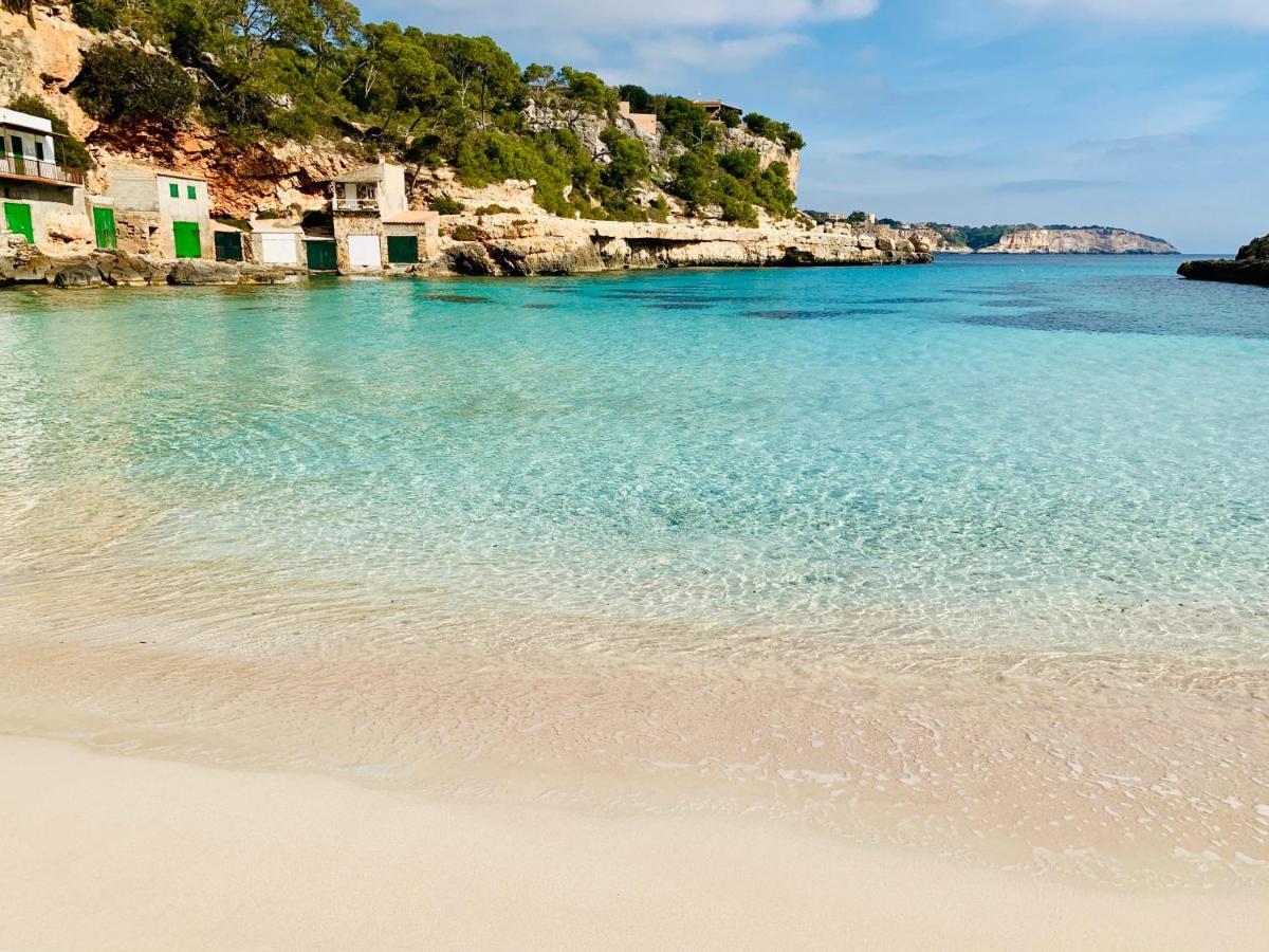 Hostal Cala Llombards Екстер'єр фото