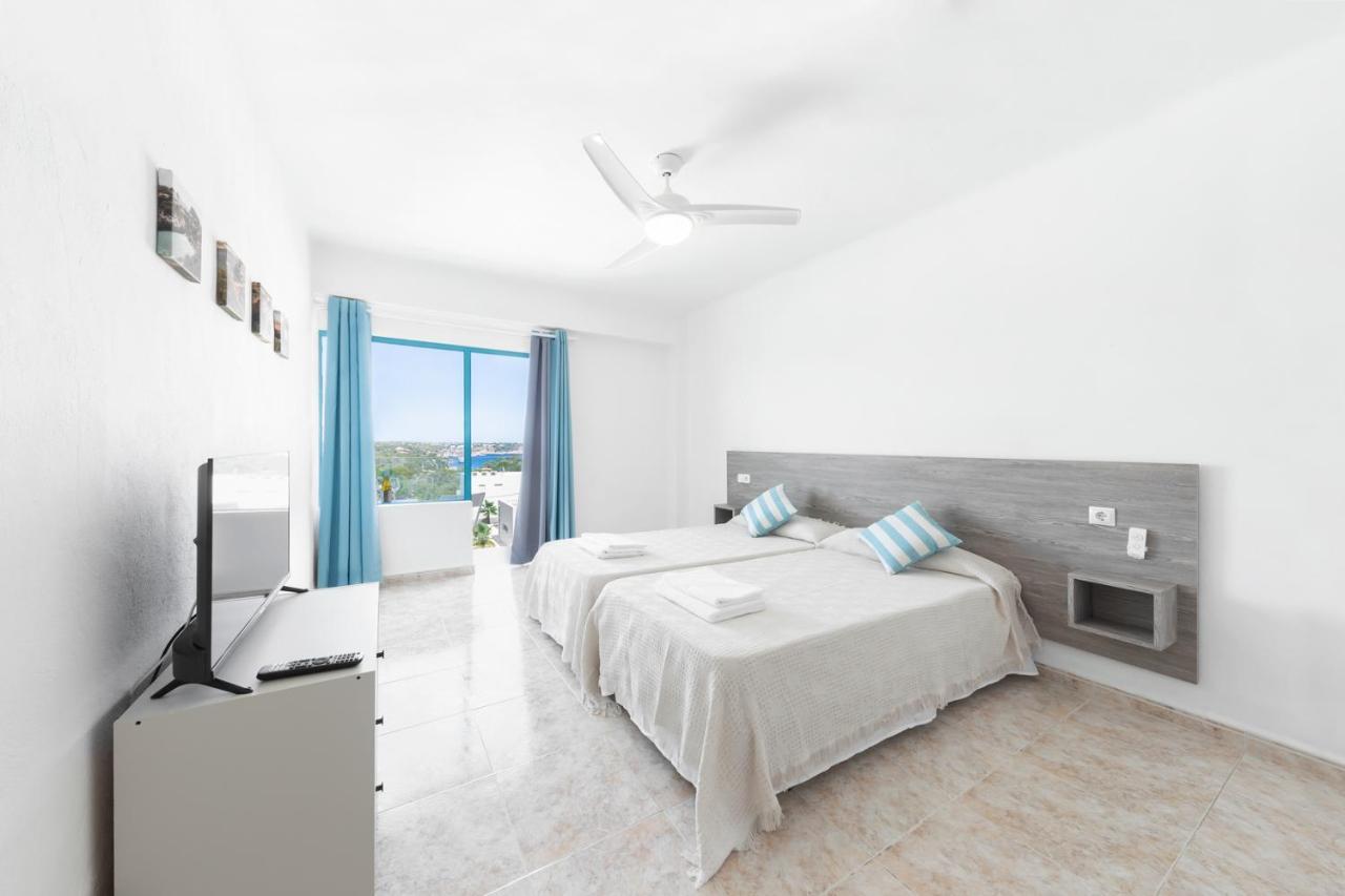 Hostal Cala Llombards Екстер'єр фото