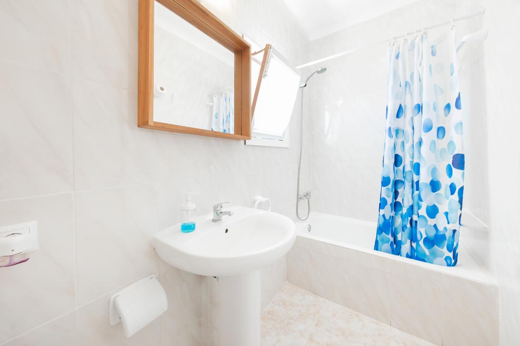 Hostal Cala Llombards Екстер'єр фото