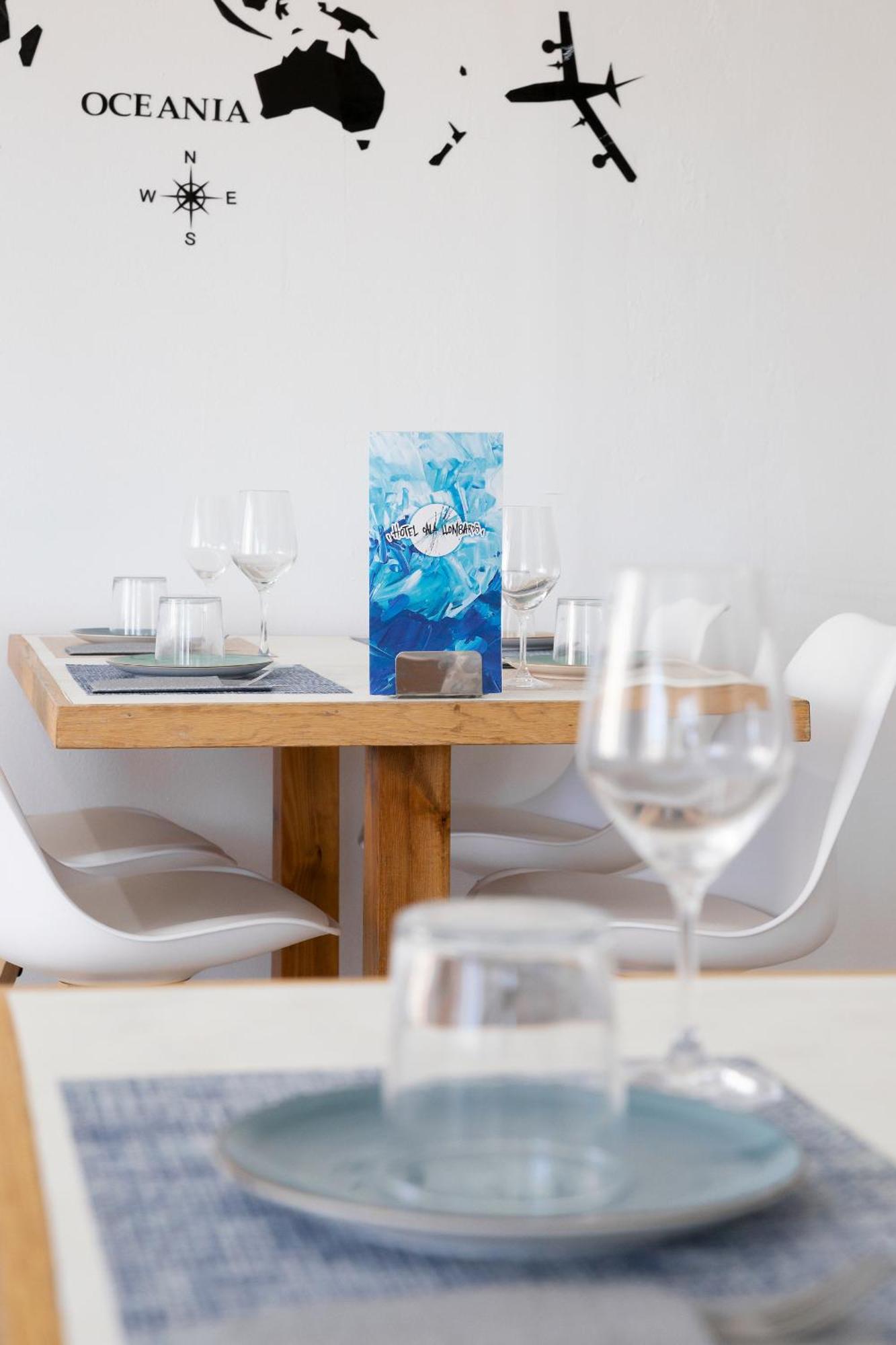 Hostal Cala Llombards Екстер'єр фото