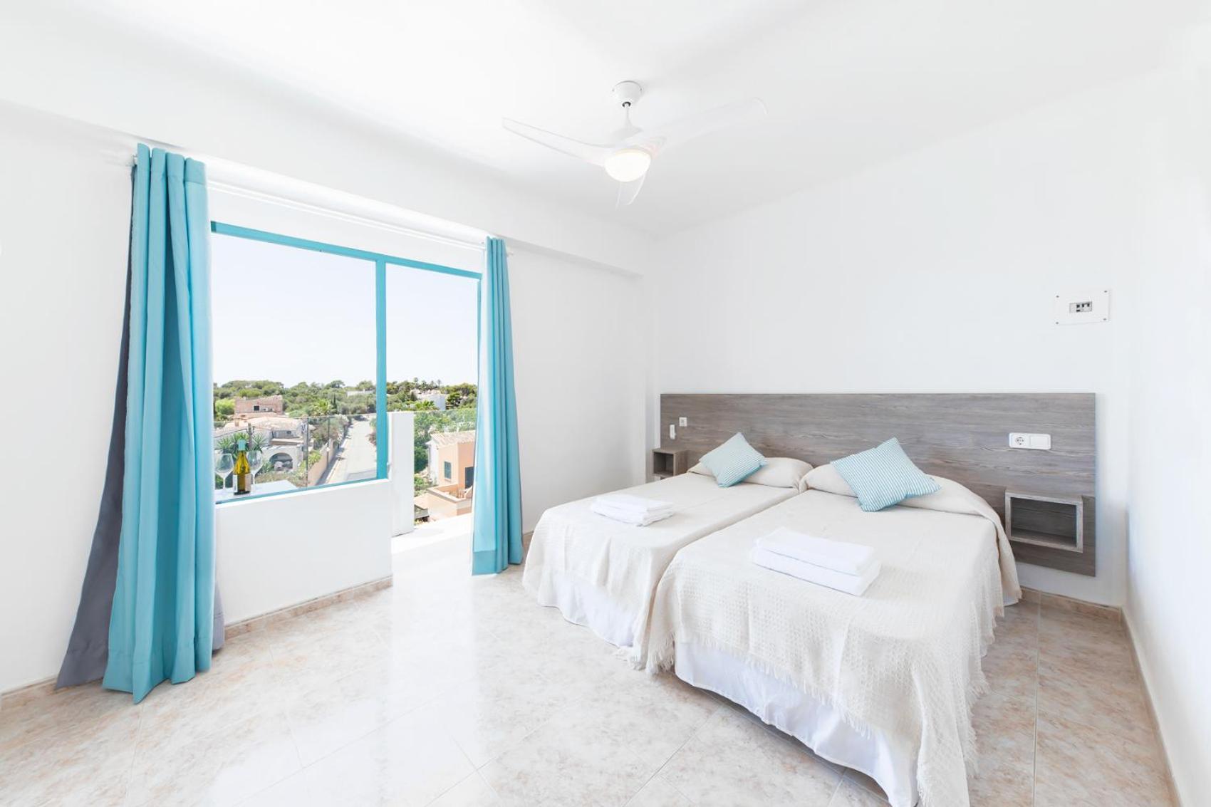 Hostal Cala Llombards Екстер'єр фото